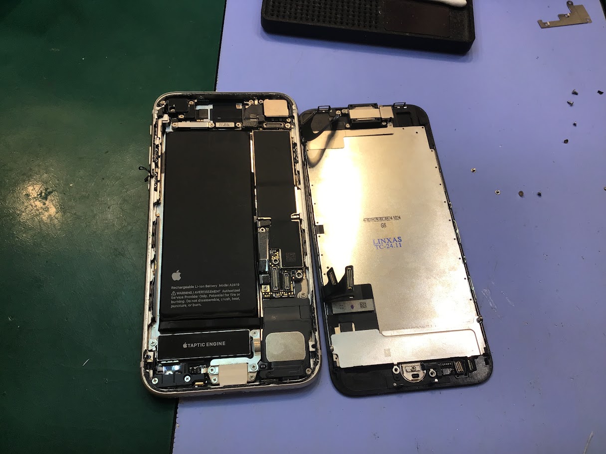 iPhoneSE3の画面交換ならデータそのまま修理可能なスマホ修理工房丸井錦糸町店へ！